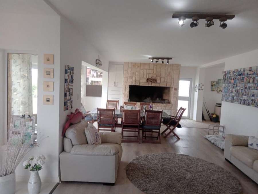 5 Bedroom Property for Sale in Noorsekloof Eastern Cape